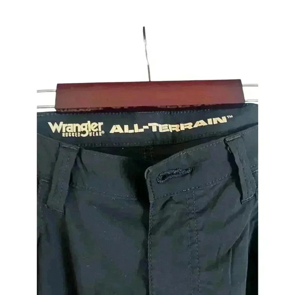 Wrangler Men’s All Terrain Convertible Cargo Pants Black Size 34 X 30 Hiking - Picture 5 of 6